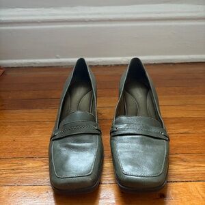 Leather Loafers with heels